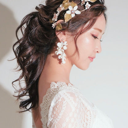 【ピアス】ブライダルピアス ホワイトフラワーピアス 小枝ピアス r15 【結婚式 ピアス イヤリング】