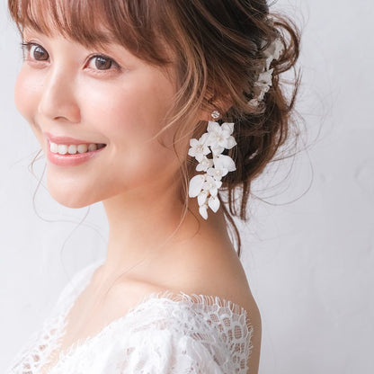 【イヤリング】ブライダルイヤリング ホワイトフラワー パール 小枝イヤリング r16 【結婚式 ピアス イヤリング】