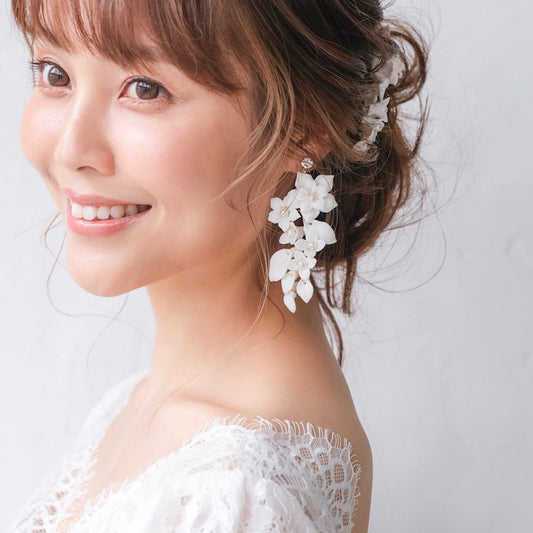 【イヤリング】ブライダルイヤリング ホワイトフラワー パール 小枝イヤリング r16 【結婚式 ピアス イヤリング】