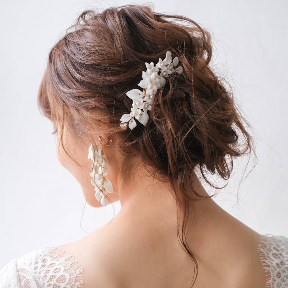 ブライダルヘッドドレス ホワイトフラワー ボンネ ゴールド r17 【結婚式　ヘアアクセサリー】