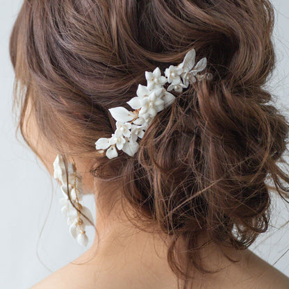 ブライダルヘッドドレス ホワイトフラワー ボンネ ゴールド r17 【結婚式 ヘアアクセサリー】