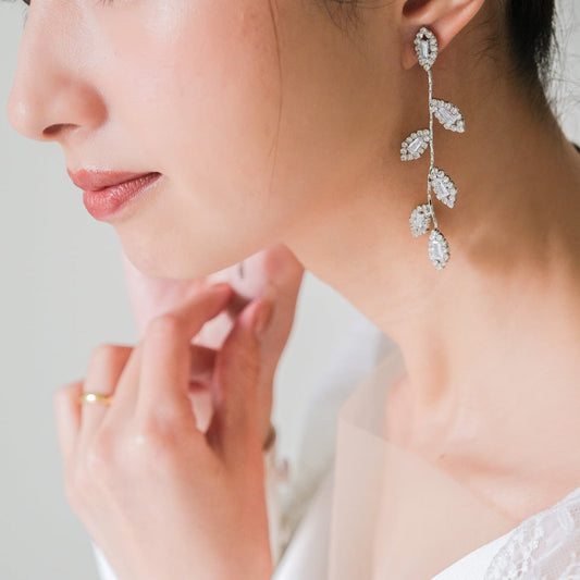 【ピアス】ブライダル ビジュー リーフ シルバー v1【結婚式 ピアス イヤリング】