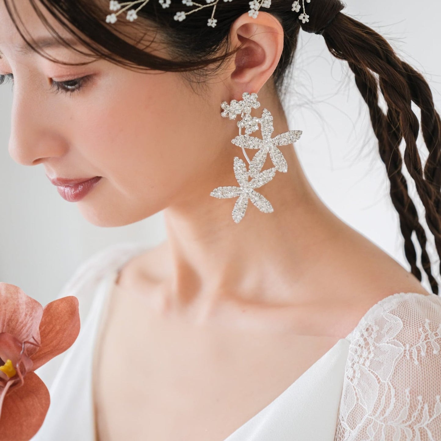 【ピアス】ブライダル ビジュー ショートフラワー シルバー v7【結婚式 ピアス イヤリング】