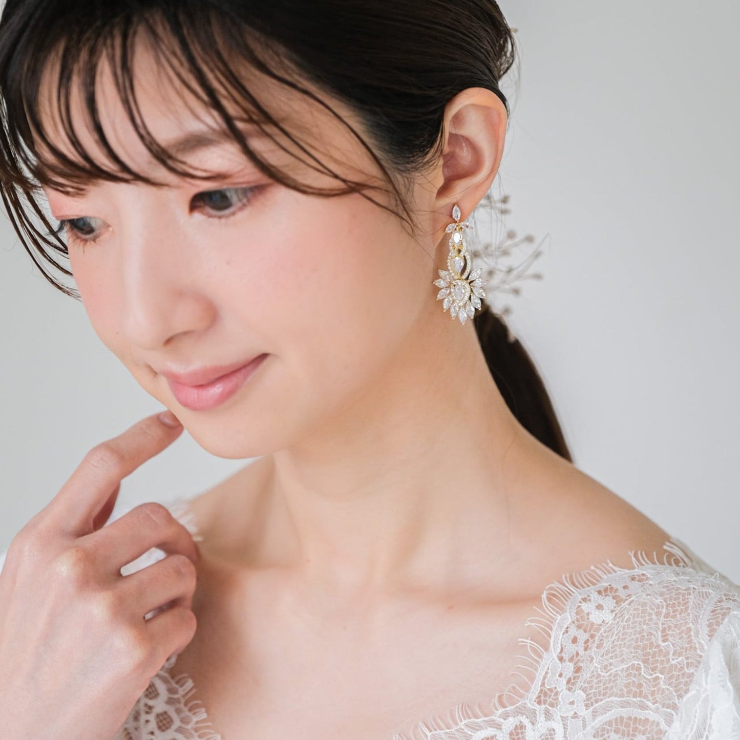【イヤリング】ジルコニア ビジュー ブライダル ゴールド v32【結婚式 ピアス イヤリング】