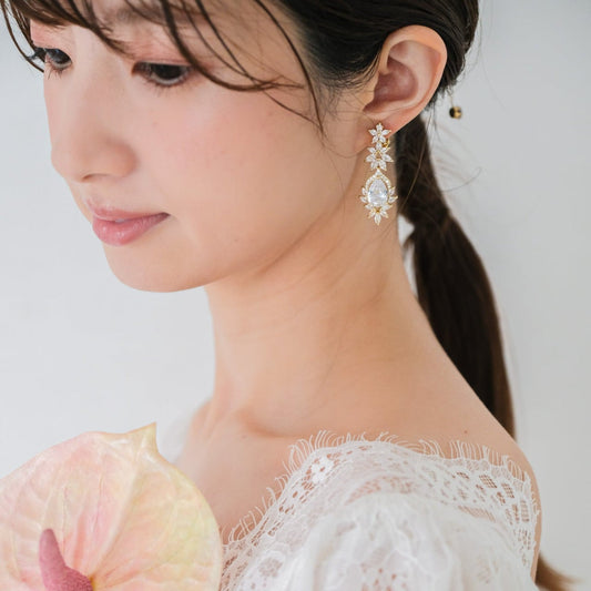 【イヤリング】ジルコニア ビジュー ブライダル ゴールド v34【結婚式 ピアス イヤリング】