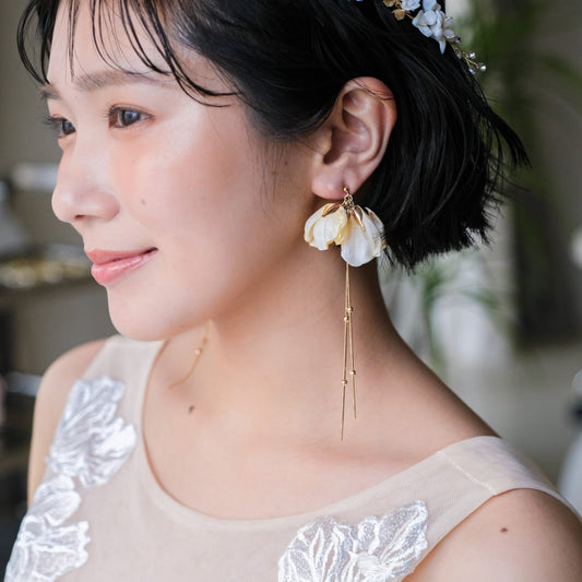 【ピアス 】ブライダル アイボリーフラワー ゴールド v49【結婚式 ピアス イヤリング】