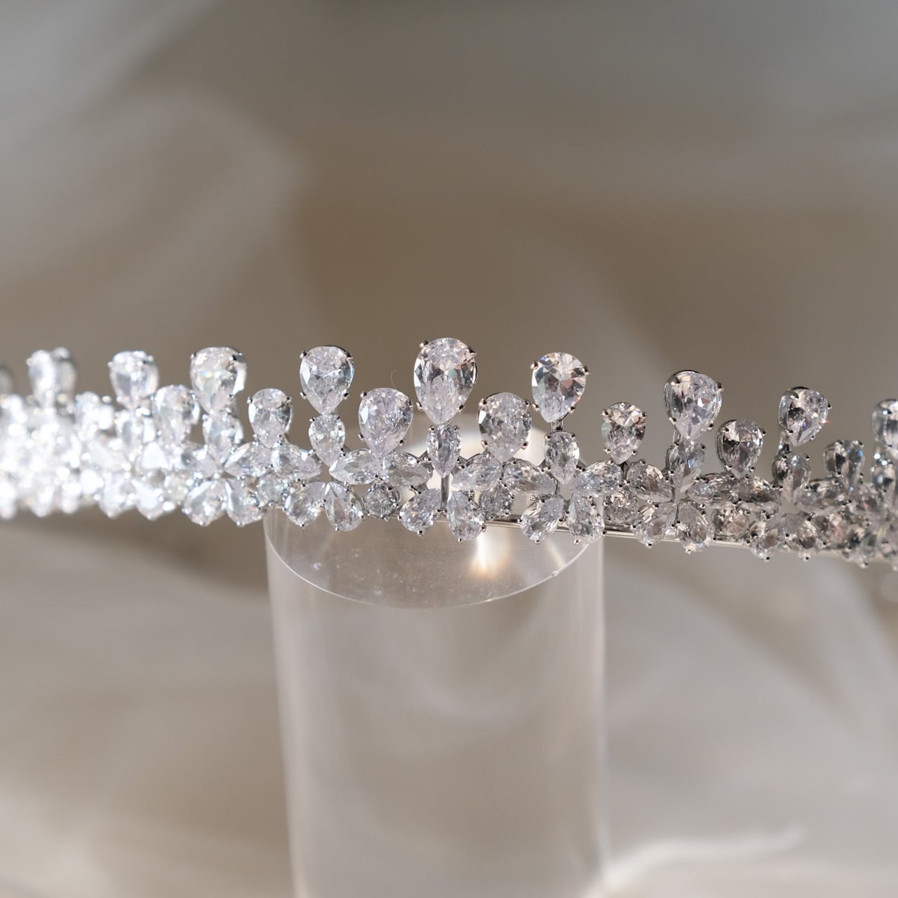 【ヘッドドレス】w34 ティアラ ジルコニア ブライダルヘッドドレス シルバー【結婚式 ヘアアクセサリー】