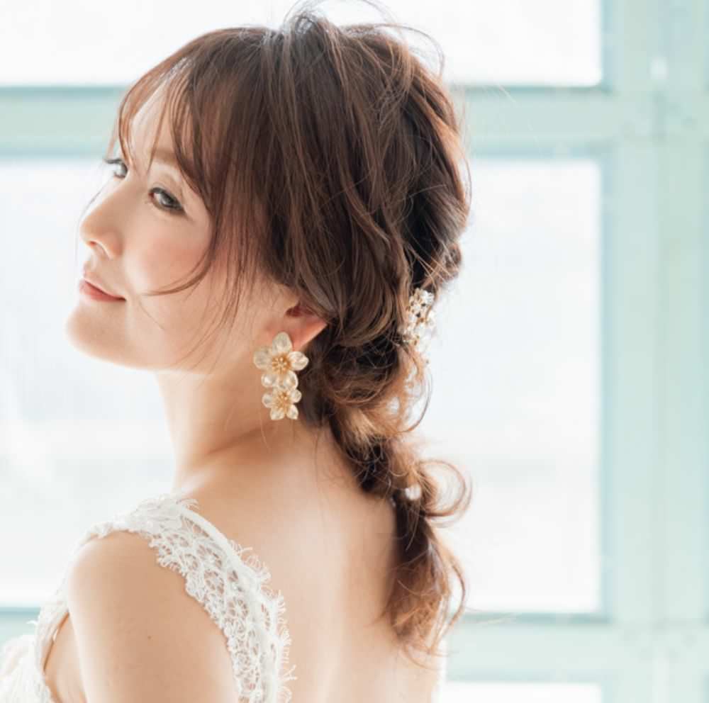 【ピアス・イヤリング】mat gold フラワーピアス/ブライダルアクセサリー 【結婚式 ピアス イヤリング】