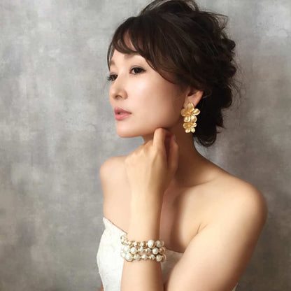 【ピアス・イヤリング】mat gold フラワーピアス/ブライダルアクセサリー 【結婚式 ピアス イヤリング】