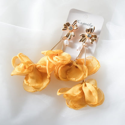 【ピアス】ブライダルピアス パール ビジュー 花びらピアス イエロー オレンジ s2 【結婚式 ピアス イヤリング】