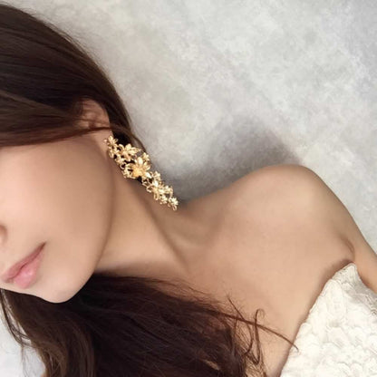 【ピアス・イヤリング】Lustre ゴールドフラワーピアス/ブライダルアクセサリー 【結婚式 ピアス イヤリング】
