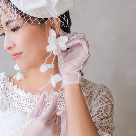 【イヤリング】ブライダルイヤリング パール ホワイトフラワー s4 【結婚式 ピアス イヤリング】