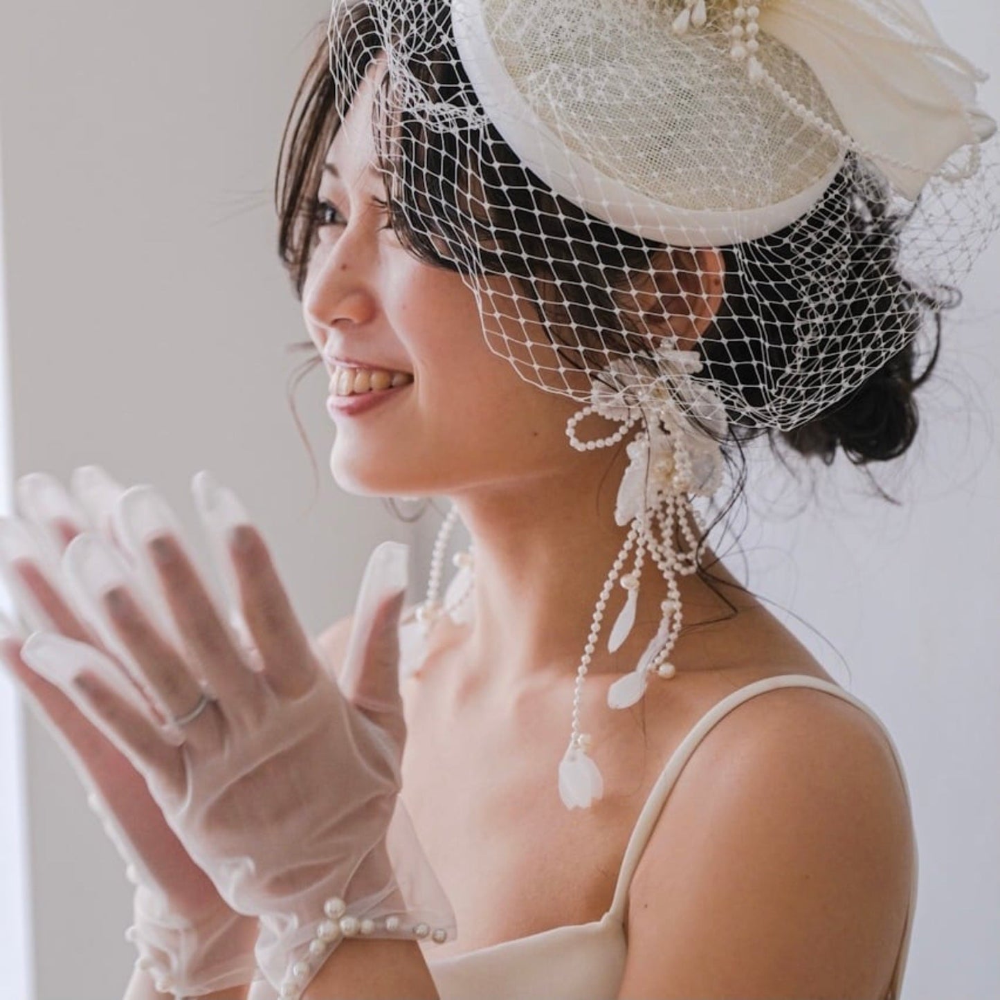 【イヤリング】ブライダルイヤリング パール ホワイトフラワー s5 【結婚式 ピアス イヤリング】