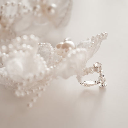 【イヤリング】ブライダルイヤリング パール ホワイトフラワー s5 【結婚式 ピアス イヤリング】