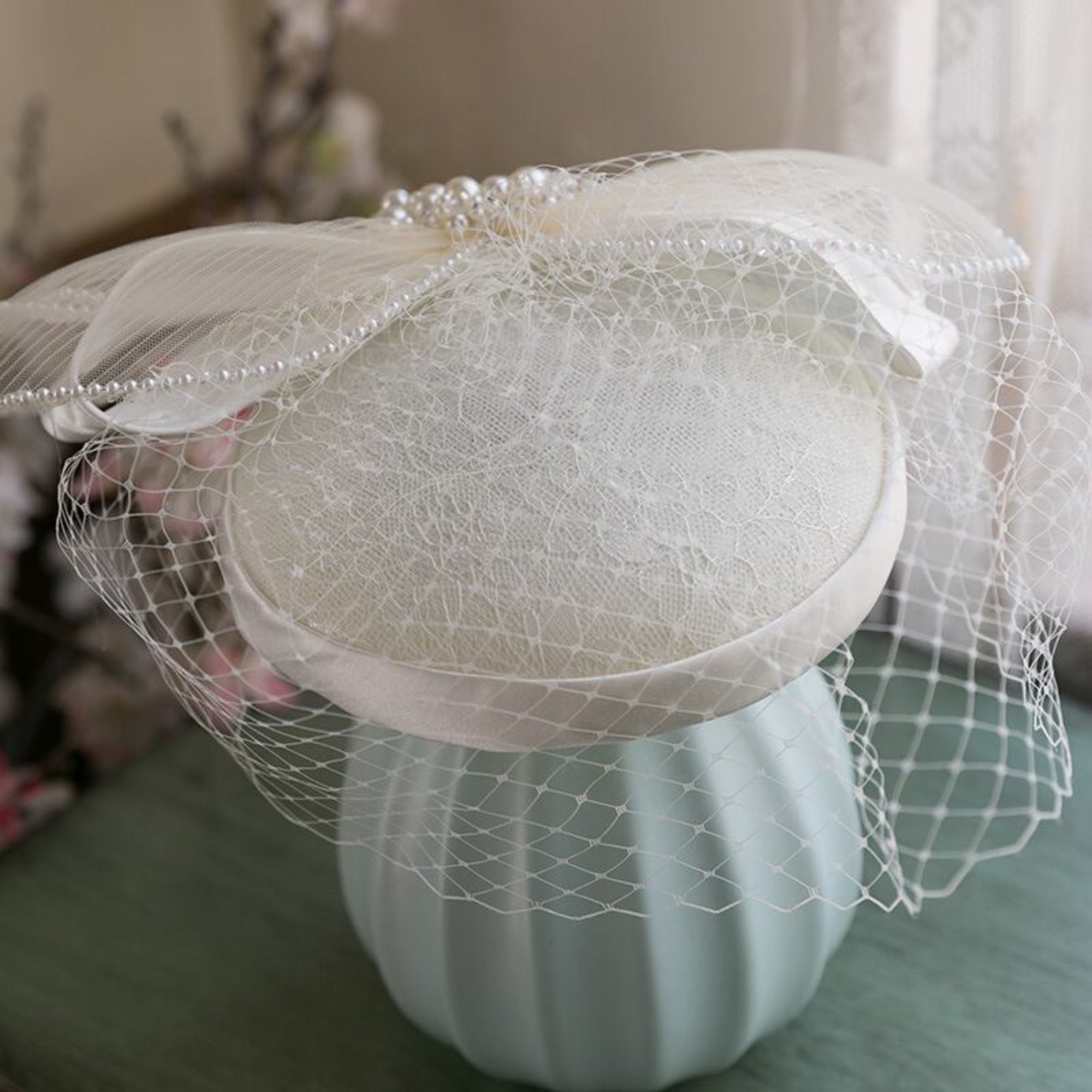 ブライダル帽子 ブライダルハット トークハット トーク帽 オフホワイト s7 【結婚式