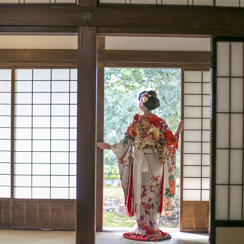 アンティーク復刻振袖 薄グレー地赤ぼかし/牡丹と木蓮 【結婚式 和装 引き振袖 レンタル】