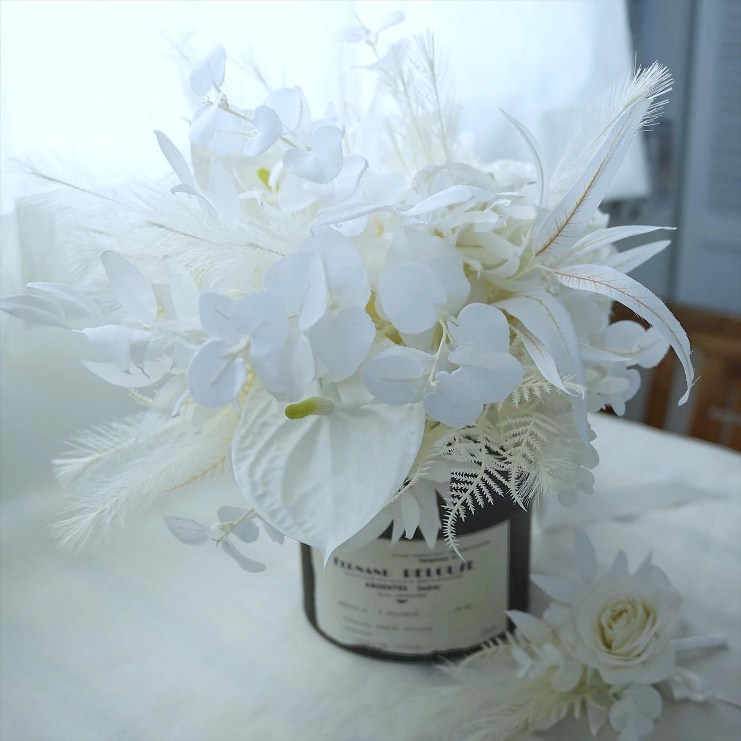 ホワイトリーフのブーケ【結婚式　フワラー　アーティフィシャルフラワー　ブーケ　ブートニア】