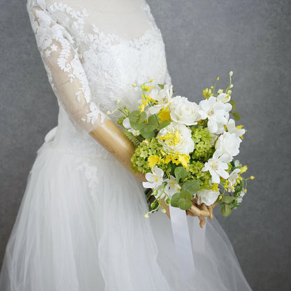 コスモスとスノーボールのブーケ【結婚式　フワラー　アーティフィシャルフラワー　ブーケ　ブートニア】