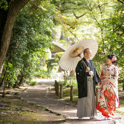 アンティーク復刻振袖　薄グレー地赤ぼかし/牡丹と木蓮 【結婚式　和装　引き振袖　レンタル】