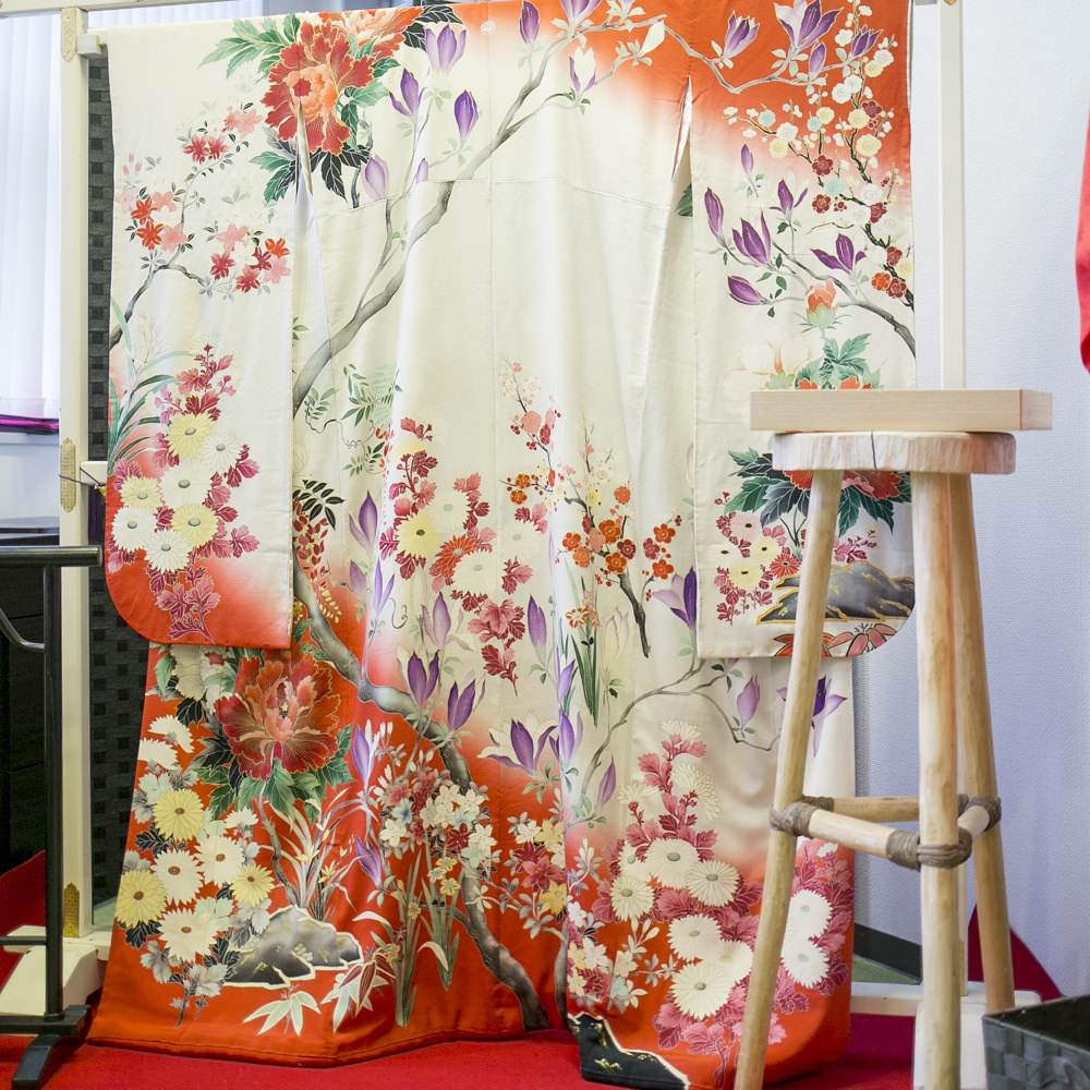 アンティーク復刻振袖 薄グレー地赤ぼかし/牡丹と木蓮 【結婚式 和装 引き振袖 レンタル】