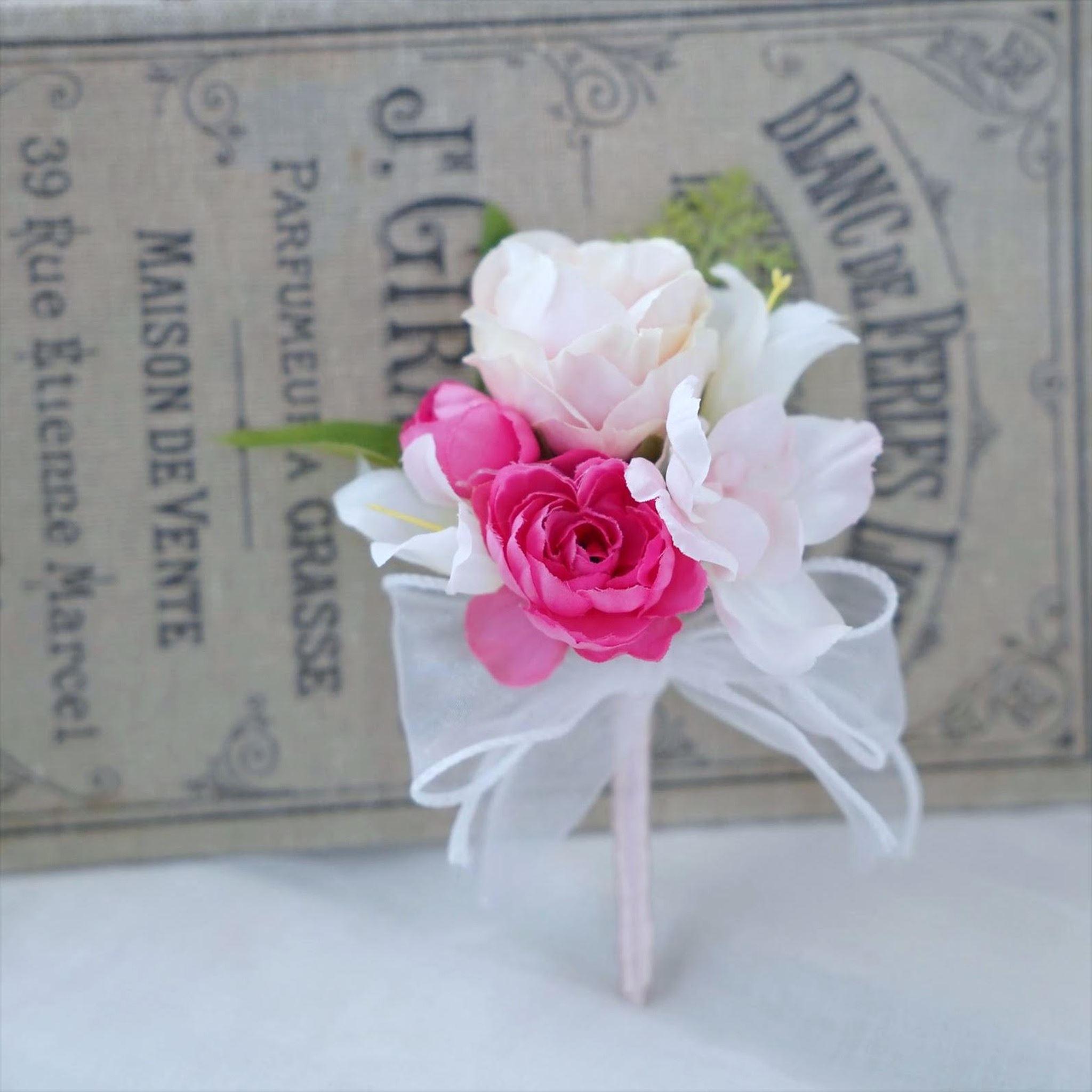 チューリップとグリーンのバレリーナブーケ – 結婚式準備サイトCORDY