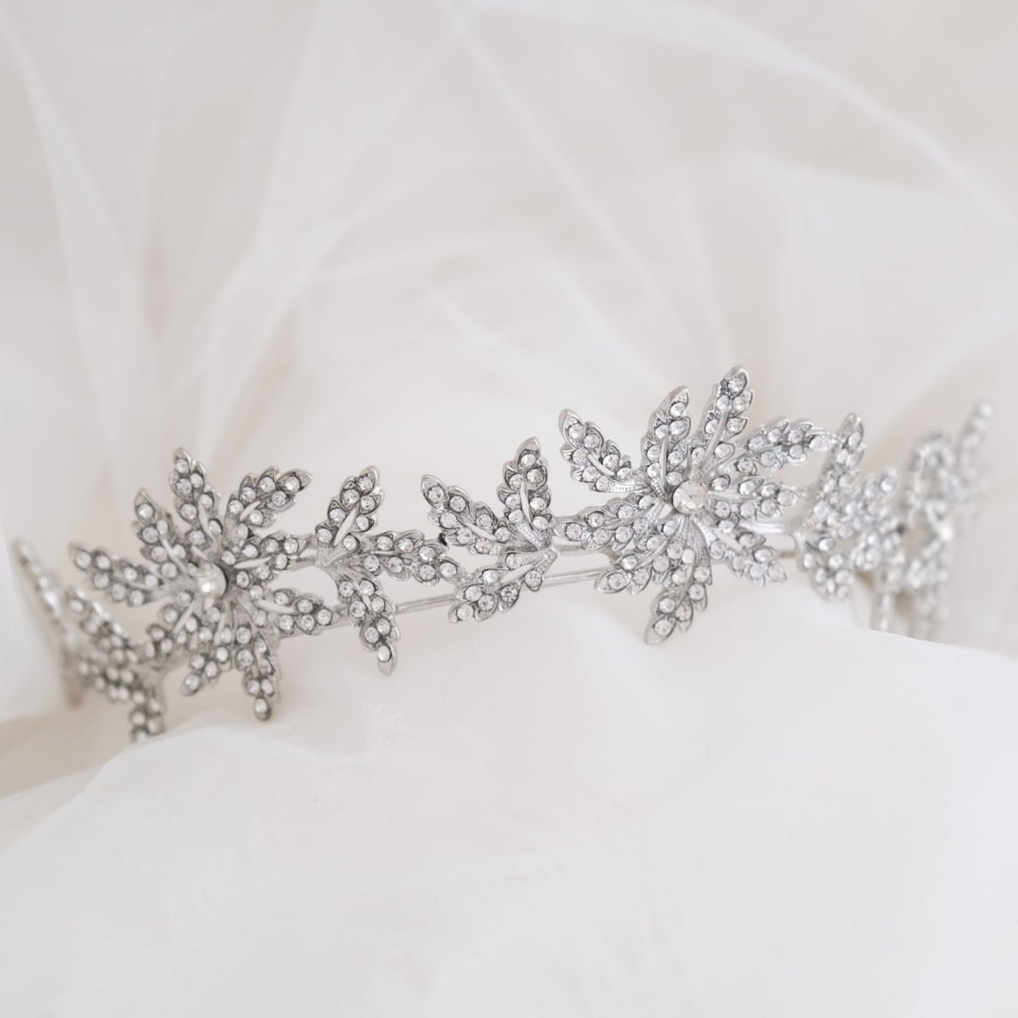 ティアラ ビジュー ブライダルヘッドドレス シルバー t5 【結婚式 ヘアアクセサリー】