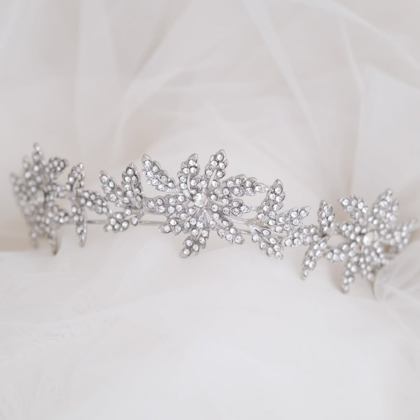 ティアラ ビジュー ブライダルヘッドドレス シルバー t5 【結婚式 ヘアアクセサリー】