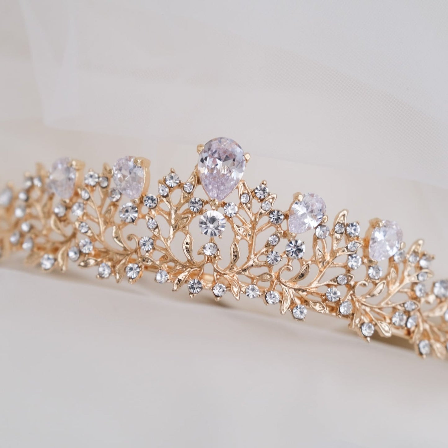 ティアラ ビジュー ブライダルヘッドドレス ゴールド t7 【結婚式 ヘアアクセサリー】