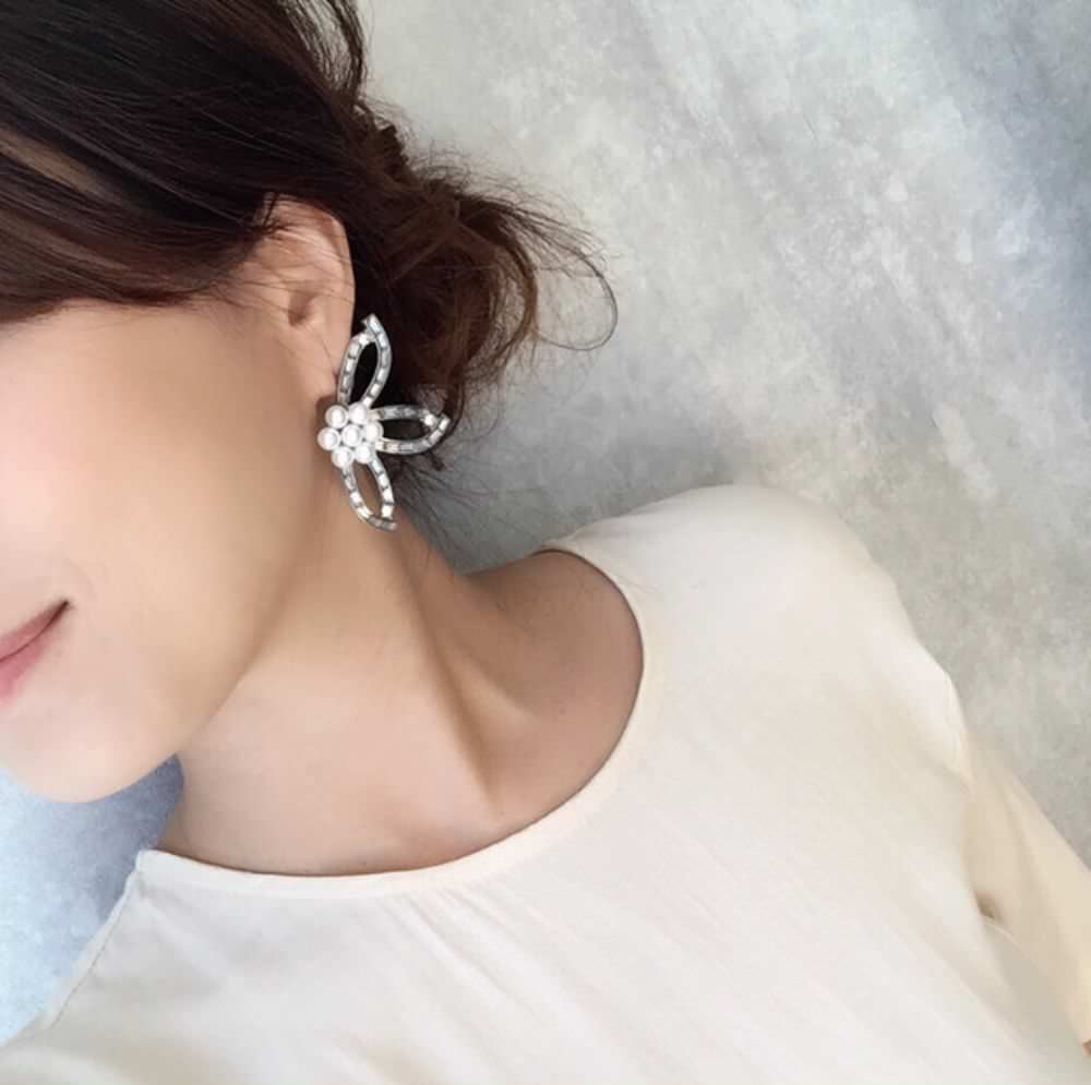 【ピアス・イヤリング】pearl flower フラワーピアス/ブライダルアクセサリー 【結婚式 ピアス イヤリング】