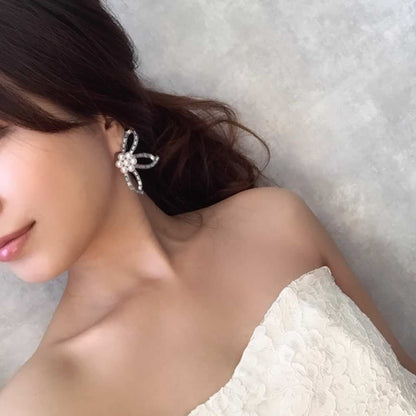 【ピアス・イヤリング】pearl flower フラワーピアス/ブライダルアクセサリー 【結婚式 ピアス イヤリング】