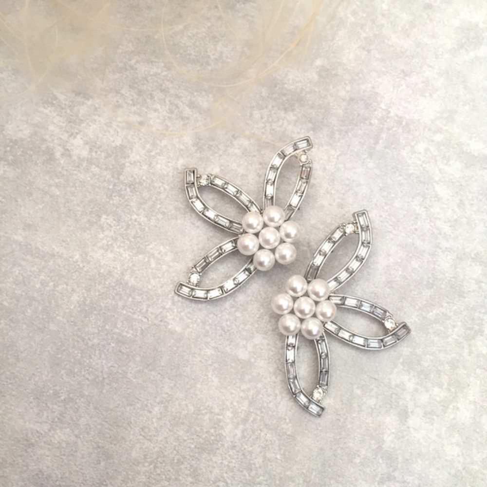 【ピアス・イヤリング】pearl flower フラワーピアス/ブライダルアクセサリー 【結婚式 ピアス イヤリング】