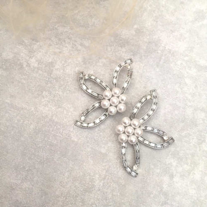 【ピアス・イヤリング】pearl flower フラワーピアス/ブライダルアクセサリー 【結婚式 ピアス イヤリング】