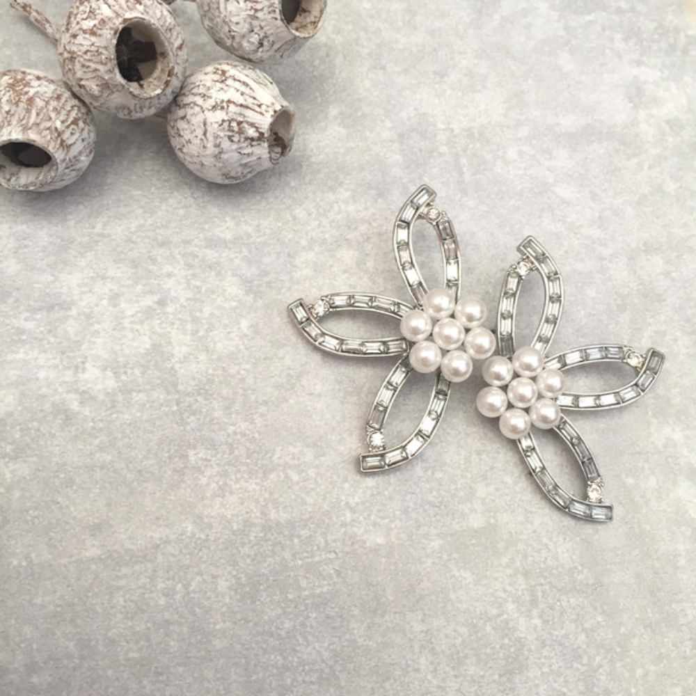 【ピアス・イヤリング】pearl flower フラワーピアス/ブライダルアクセサリー 【結婚式 ピアス イヤリング】