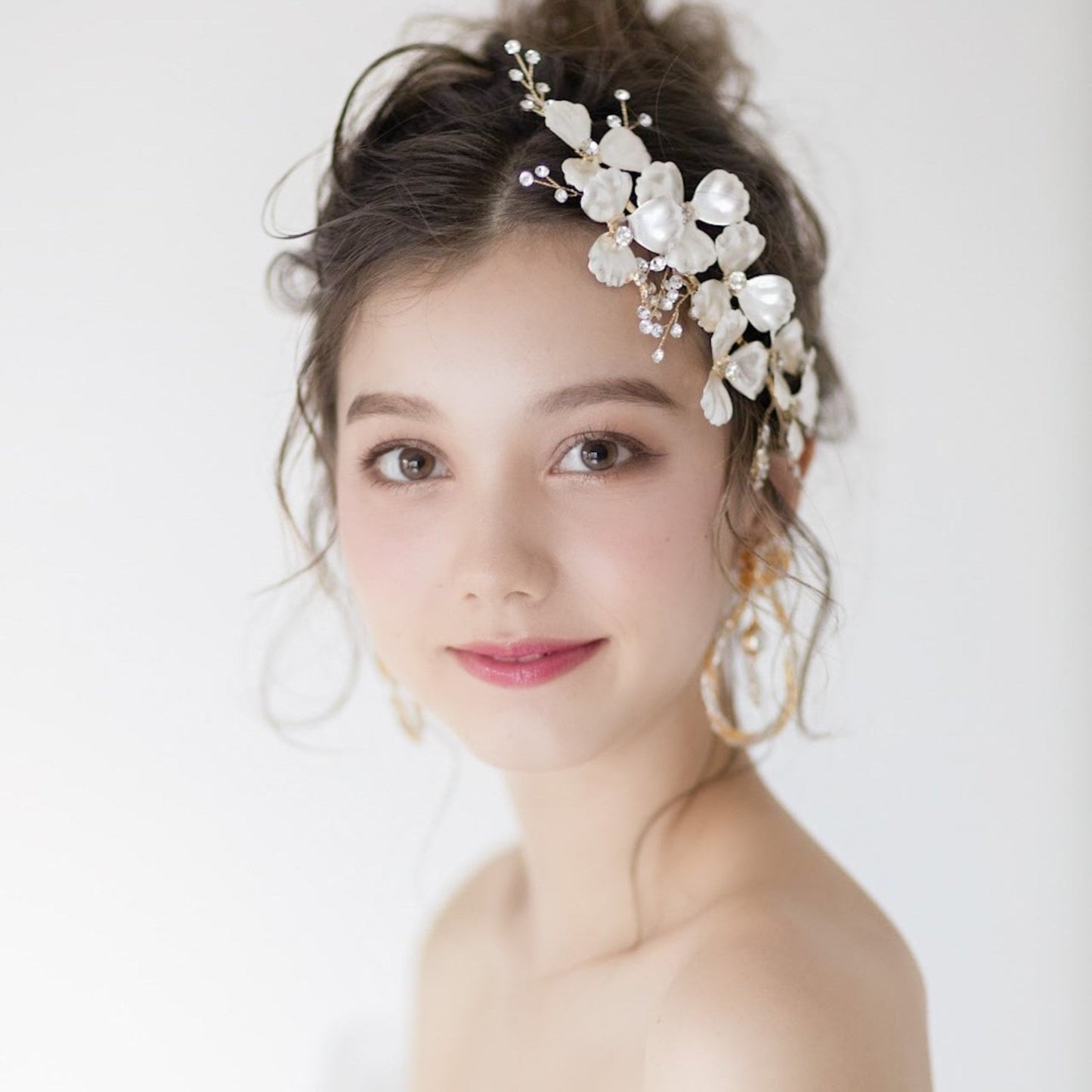 【ヘッドドレス】ブライダルヘッドドレス ビジュー フラワー ボンネ ゴールド u27 【結婚式 ヘアアクセサリー】