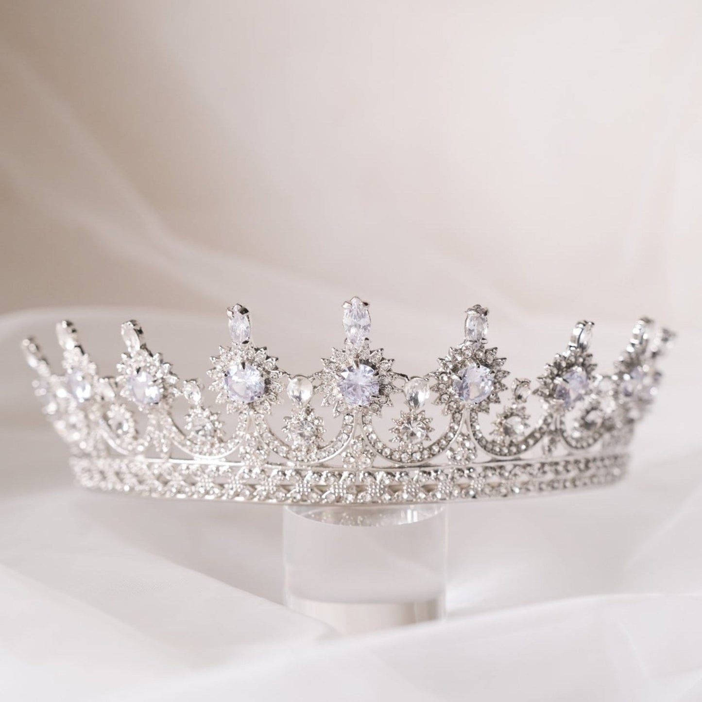 【ヘッドドレス】ティアラ ビジュー ブライダルヘッドドレス シルバー u45 【結婚式 ヘアアクセサリー】