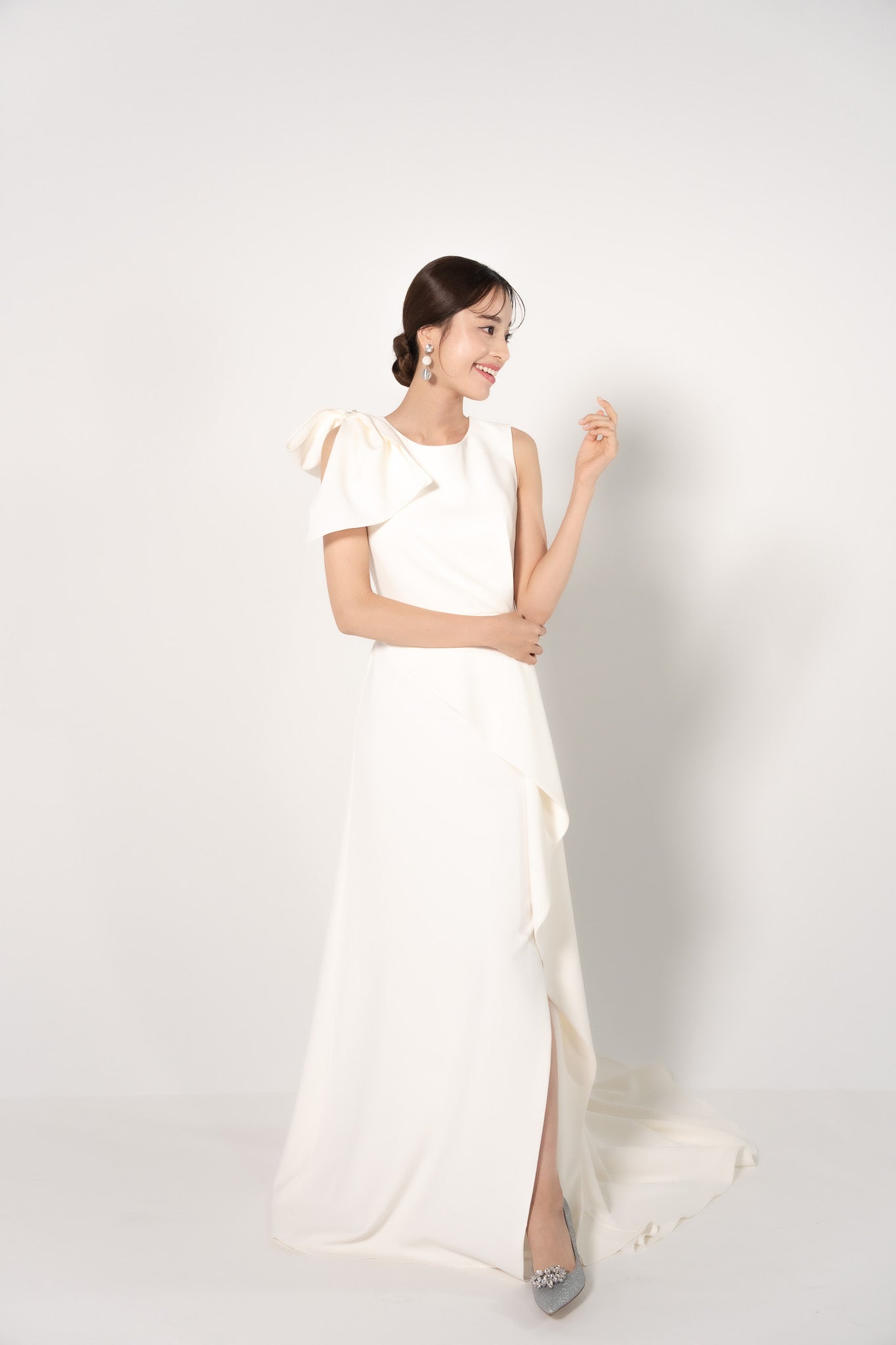 Jia ジア【ウェディングドレス レンタル】韓国ドレス/LEMERE スレンダーライン【結婚式】