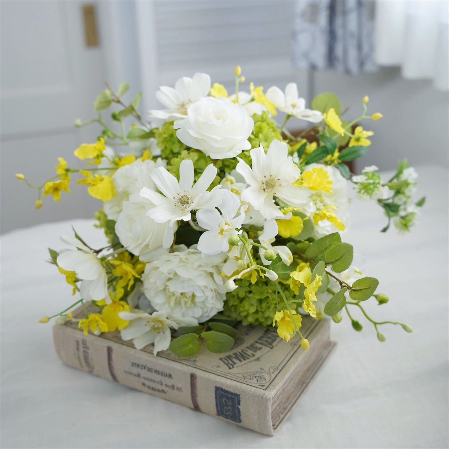 コスモスとスノーボールのブーケ【結婚式　フワラー　アーティフィシャルフラワー　ブーケ　ブートニア】