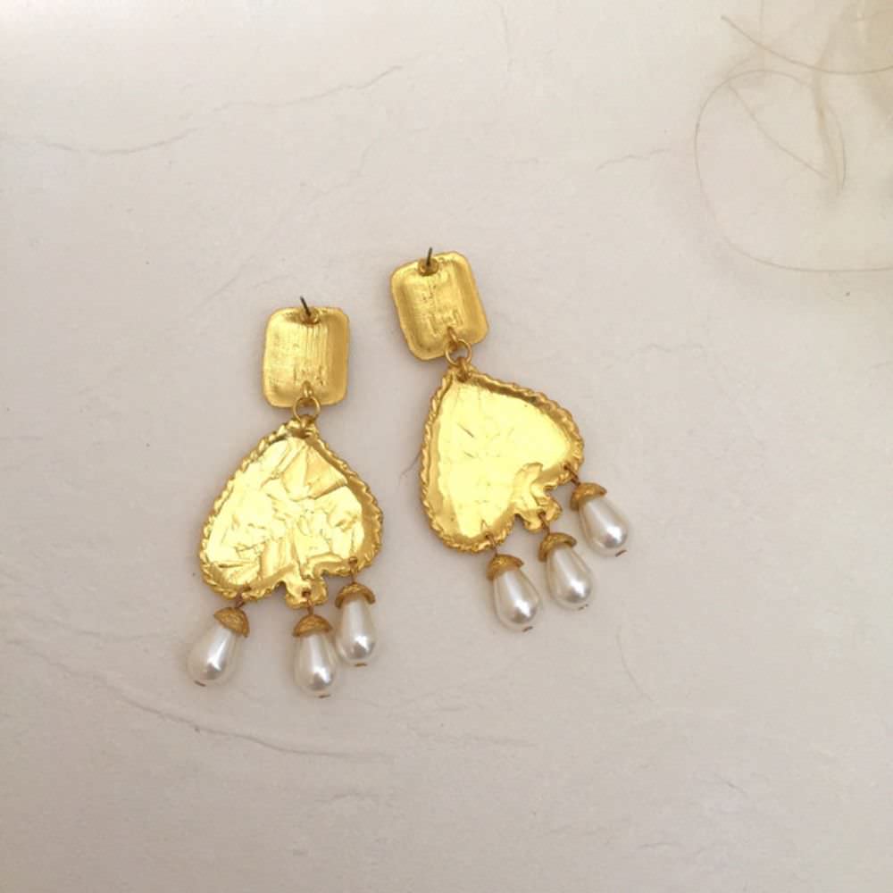 【ピアス・イヤリング】character ビジューピアス/ブライダルアクセサリー 【結婚式 ピアス イヤリング】