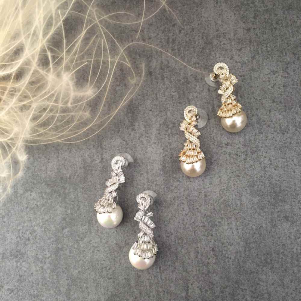 【ピアス・イヤリング】twist ジルコニアピアス/ブライダルアクセサリー 【結婚式 ピアス イヤリング】