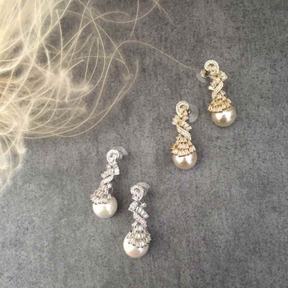 【ピアス・イヤリング】twist ジルコニアピアス/ブライダルアクセサリー 【結婚式 ピアス イヤリング】