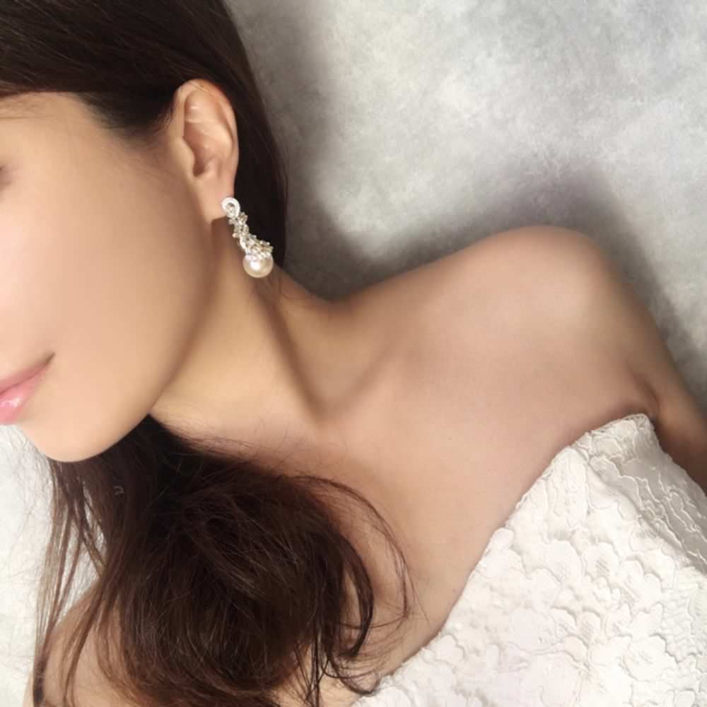 【ピアス・イヤリング】twist ジルコニアピアス/ブライダルアクセサリー 【結婚式 ピアス イヤリング】