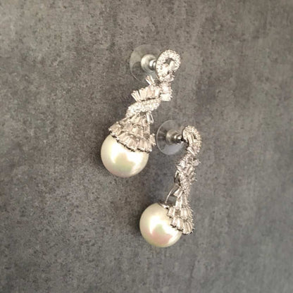 【ピアス・イヤリング】twist ジルコニアピアス/ブライダルアクセサリー 【結婚式 ピアス イヤリング】