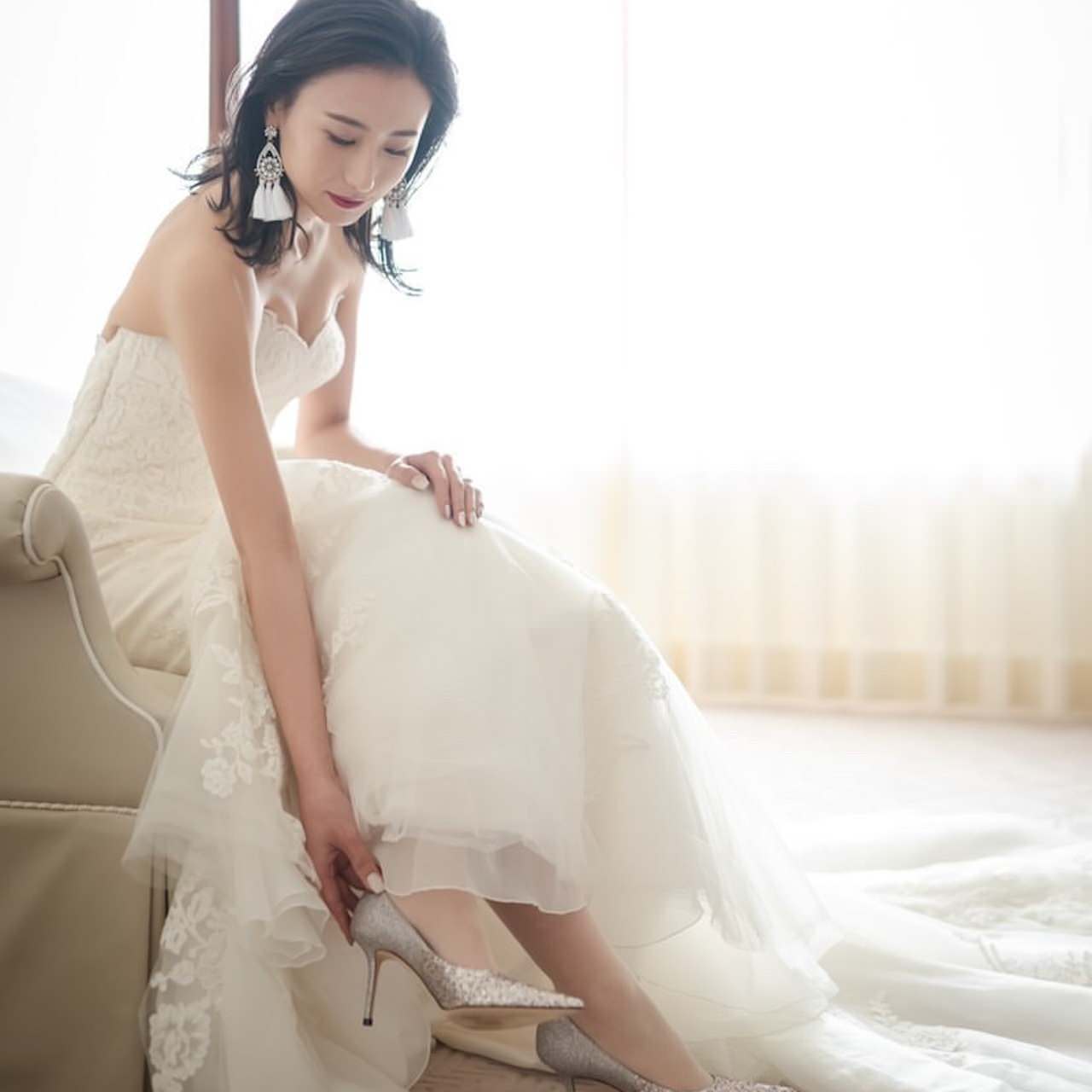 【ピアス】ビジュー クリスタル ホワイト タッセル ピアス c4/ブライダルアクセサリー 【結婚式 ピアス イヤリング】