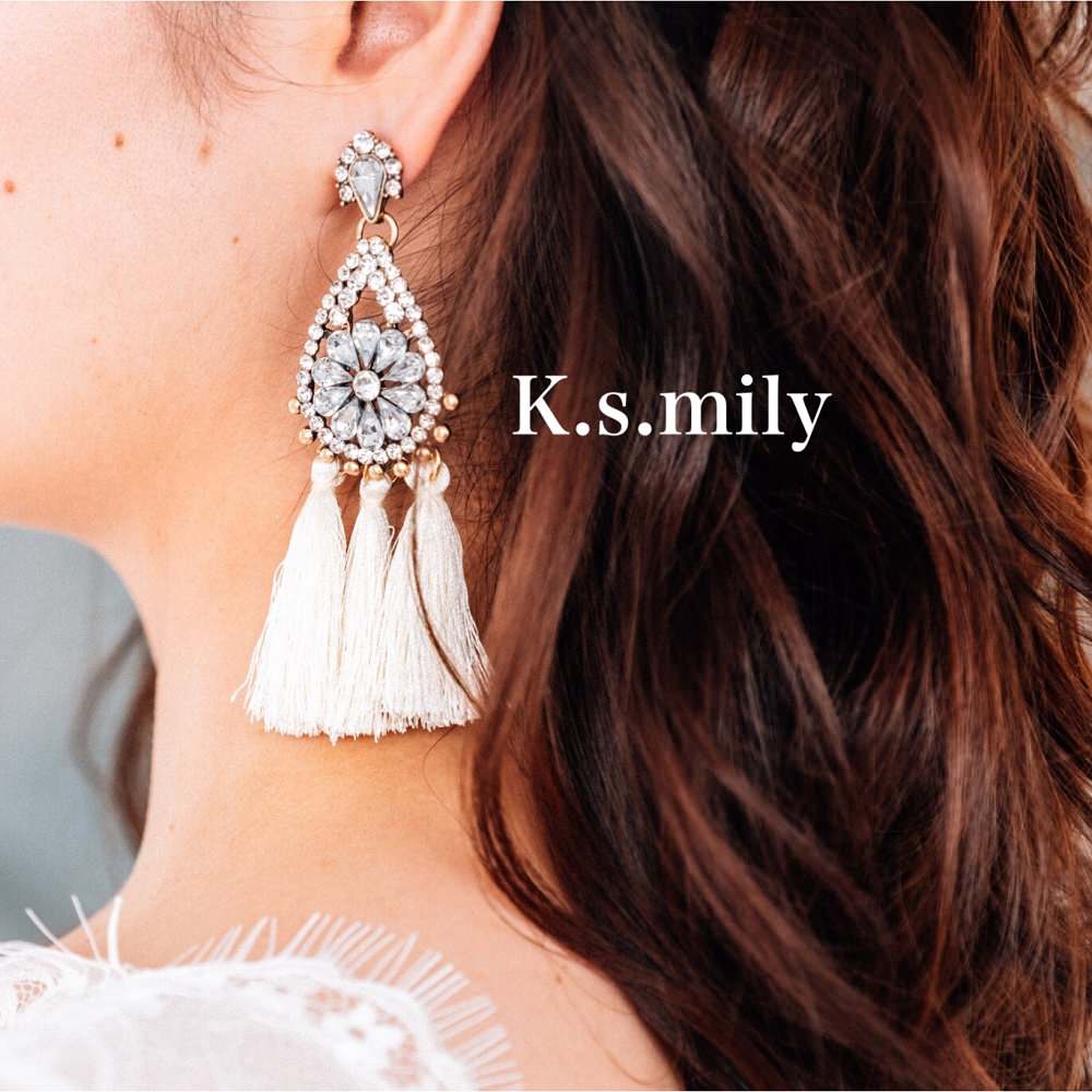 【ピアス】ビジュー クリスタル ホワイト タッセル ピアス c4/ブライダルアクセサリー 【結婚式 ピアス イヤリング】