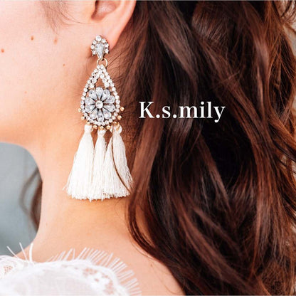 【ピアス】ビジュー クリスタル ホワイト タッセル ピアス c4/ブライダルアクセサリー 【結婚式 ピアス イヤリング】