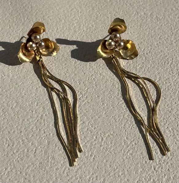 ゴールドデザイン【コクリコタッセル】 【結婚式 ピアス イヤリング】