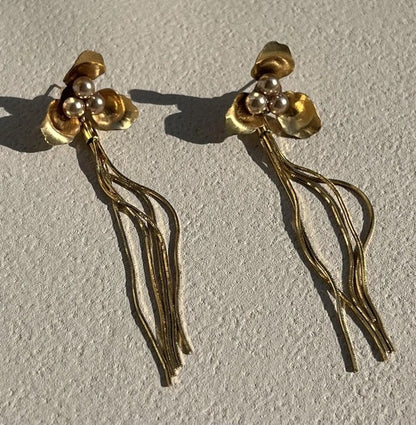 ゴールドデザイン【コクリコタッセル】 【結婚式 ピアス イヤリング】