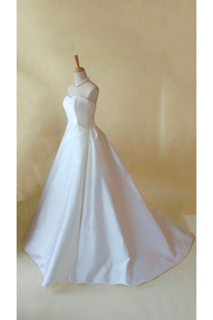 エジプトハーツ 【ウェディングドレス レンタル】