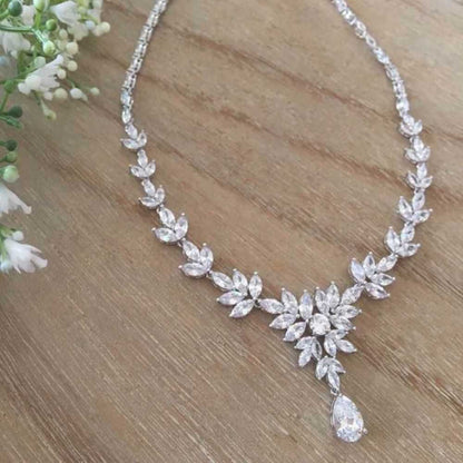 ジャスミンネックレスセット,イヤリング 【結婚式 アクセサリーセット】