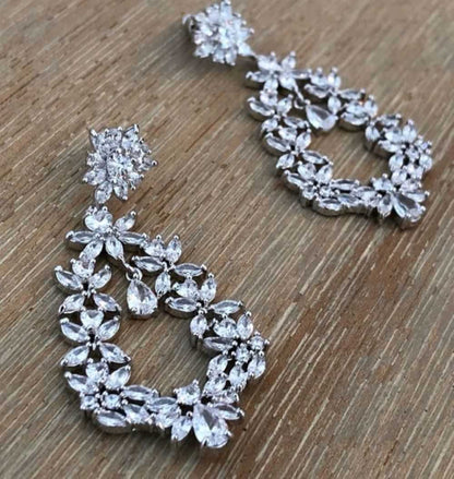 大ぶりピアス【コローラ】 【結婚式 ピアス イヤリング】